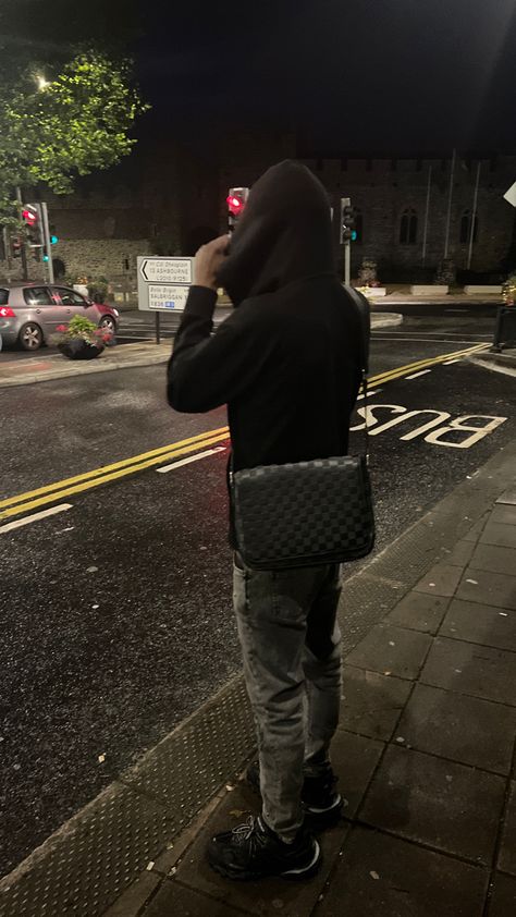 Outfit details: Plain black hoodie, grey slimfit jeans, balenciaga led tracks, louis vuitton messenger bag. Lv Messenger Bag Men, Scammer Outfit, Balenciaga Track Outfit Men, Lv Bag Outfit, Mood Pics Money, Balenciaga Track Outfit, Gucci Bag Outfit, Plain Black Hoodie, Balenciaga Outfit