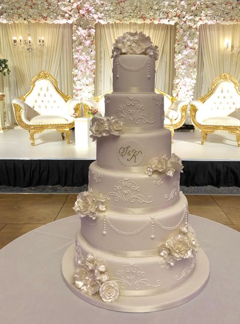 Two Tier Wedding Cakes Elegant Romantic, Six Tier Wedding Cake, Royal Wedding Cake Ideas, Extra Wedding Cake, Wedding Cake Designs Vintage, Big Wedding Cakes Elegant, Wedding Cake Designs Elegant 2024, 4 Tier Wedding Cake Elegant, Silver Wedding Cake Ideas