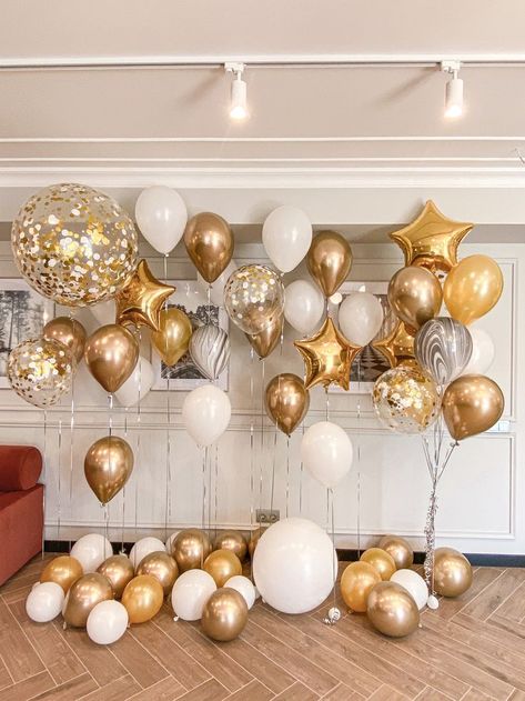 Silver Gold Birthday Decorations, Gold And White Decor Party, Mirror On Table Decor, White And Gold Theme Graduation Party, Golden Birthday Balloon Arch, Gold 16 Balloons, Silver And Gold Party Decor, Cream And Gold Birthday Decorations, Gold And Silver Theme Party