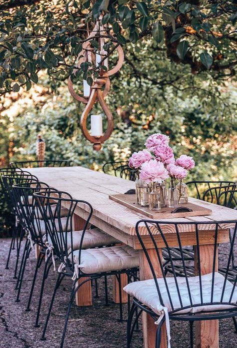 DIY Outdoor Farmhouse Table|Wood table plans|extra long table\long outdoor table|Long wood table|table plans|farmhouse Table|diy home decor|diy table|farmhouse wood table diy|tablescape|easy outdoor table plans|custom wood table|summer dining|veranda|summer tablescape|HallstromHome Outdoor Table Plans, Long Wood Table, Outdoor Farmhouse Table, Farmhouse Table Diy, Diy Tablescapes, Outdoor Farmhouse, Wood Table Diy, Diy Farmhouse Table, Table Farmhouse