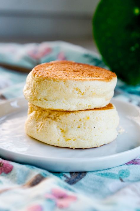 Japanese Souffle Pancake Recipe, Souffle Pancake, Pancake Mix Recipe, Pancake Cafe, Japanese Pancake, Souffle Pancakes, Hawaii Food, Pancake Mix, Pancake Recipe