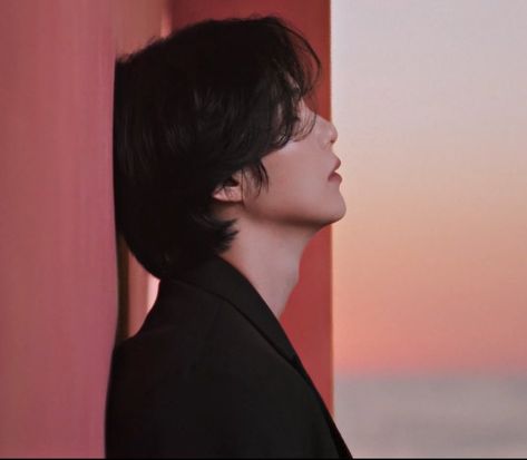 alec⁷ 윤쫜 on Twitter: "tags: angst, secret relationship, chaebol seokjin, idol yoongi https://t.co/l4q5SRJJQQ" / Twitter Min Yoongi Bts, Min Suga, Bts Yoongi, Daegu, Record Producer, S Pic, Bts Suga, Bts Pictures, Marie Claire