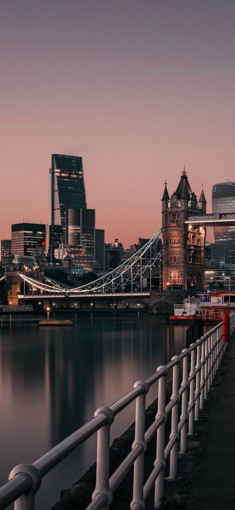 Aesthetic London Wallpaper for iPhone: Iconic Cityscape Vibes! London Bridge Wallpaper, London Wallpaper Iphone, Aesthetic London Wallpaper, Iphone Wallpaper London, London City View, Europe Wallpaper, Bridge Wallpaper, Next Wallpaper, Cityscape Wallpaper