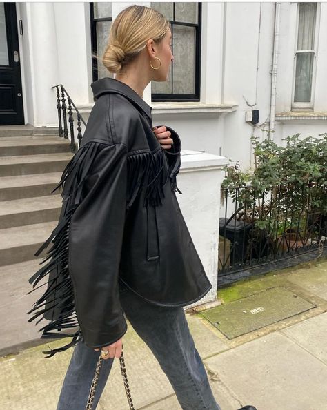 Fringe Leather Jacket Outfit, Aspen Winter, Allison Bornstein, Amy Smilovic, Botas Cowboy, Earth Style, Inside Closet, Julia Fox, Texas Western