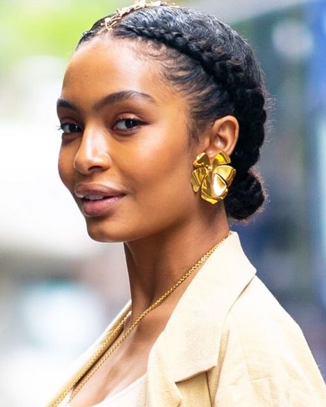 Headband Braids Male Hairstyles, Trend Braids, Natural Hair Care Regimen, Rose Braid, Yara Shahidi, Fesyen Rambut, Hair Care Regimen, Pelo Afro, Natural Hair Updo