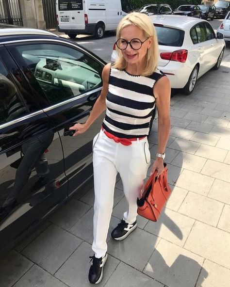 Fashion For Women Over 50: Rules You Should Break Now — No Time For Style Moda Over 50, Moda Over 40, Mode Ab 50, Mode Tips, Fashion Tips For Girls, Age 50, Mode Casual, Over 50 Womens Fashion, Modieuze Outfits