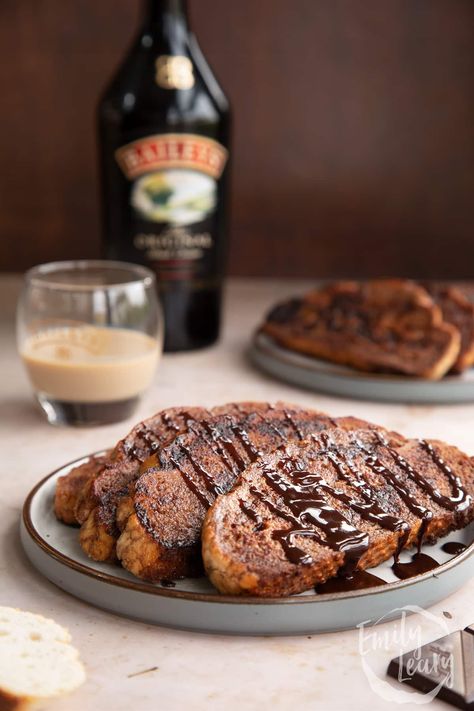 Baileys French Toast Recipe, Baileys French Toast, Lava Toast, Baileys Cheesecake, Baileys Recipes, French Toast Breakfast, Boozy Brunch, French Toast Recipe, Golden Syrup