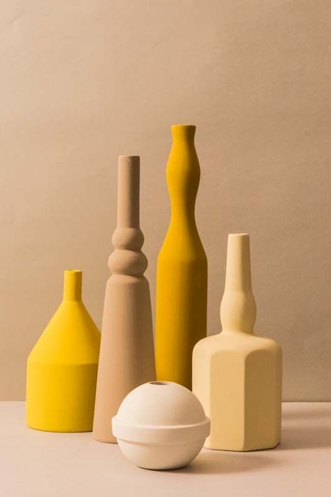 Still/yellow/life  Le Morandine design: Sonia Pedrazzini Subtle Aesthetic, Giorgio Morandi, Life Pics, Object Drawing, Painting Subjects, Wooden Vase, Turkish Art, Décor Boho, Ceramics Pottery Art