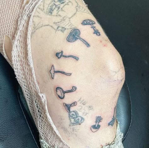 Rollie Pollie Tattoo, Funky Tattoos, Mushroom Tattoos, Sick Tattoo, Handpoke Tattoo, Cute Little Tattoos, Knee Tattoo, Poke Tattoo, Aesthetic Tattoo