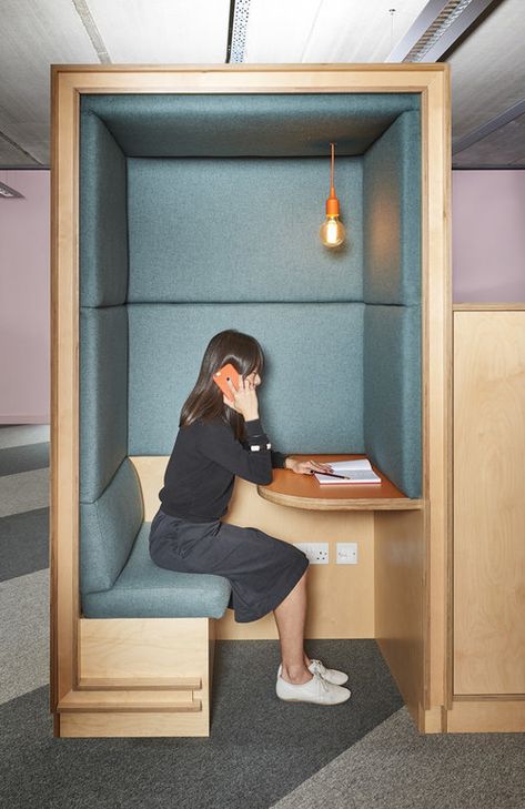 Werkplek Office Booth, Coworking Space Design, Cool Office Space, Corporate Office Decor, Office Pods, Office Space Design, Office Cubicle, Modern Office Design, Phone Booth