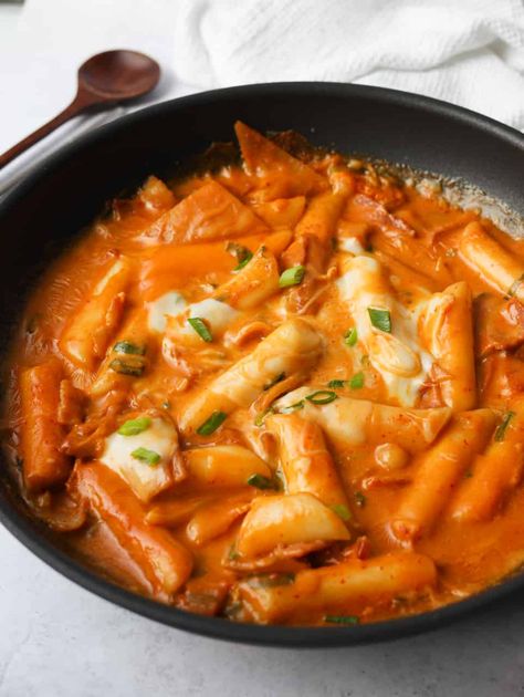 Rose Tteokbokki (30-min. Recipe) - Christie at Home Toboki Recipe, Taebokki Recipe, Toppoki Recipe, Tteoboki Recipe, Tabokkie Recipe, Ttbeokki Recipes, Tobokki Recipe, Cheese Tobokki, Rose Teokkboki