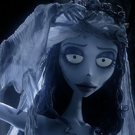 Emily Corpse Bride, Tim Burton Corpse Bride, Dead Bride, Tim Burton Characters, Royal Family Pictures, Tim Burton Art, Fav Movie, Tim Burton Films, Tim Burton Movie