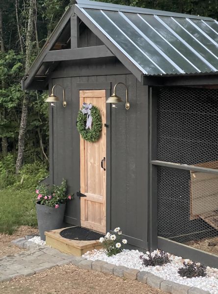 DIY Gold Spray Painted Solar Barn Lights {for the coop!} - Beneath My Heart Chicken Coop Exterior Colors, Lean To Chicken Run, Chicken Coop Shed Ideas, Chicken Coop Lights, Chicken Coop Paint, Walk In Chicken Coop Ideas, Solar Lights For Chicken Coop, Lights In Chicken Coop, Painted Chicken Coop