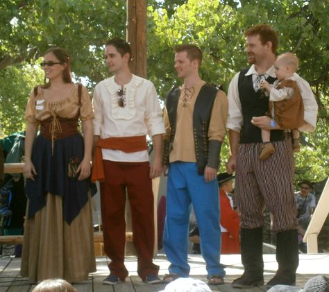 Ren Faire Costumes | Crafty Woman Creations: Renaissance Faire Costumes Ren Faire Costume Ideas, Ten Faire, Ren Faire Costumes, Medieval Costume Diy, Costume Ideas Diy, Diy Costumes Men, Faire Outfit, Fair Costume, Halloween Costume Patterns