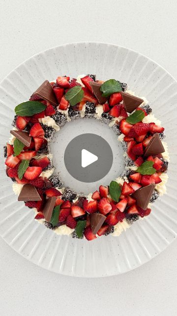 1.2M views · 51K likes | Cheree Lawrence on Instagram: "How good does this lamington Christmas dessert wreath look? You only need a few ingredients and under 10 minutes to pop it together! 🙌🏻

It makes the perfect no bake dessert to serve at Christmas. I mean, who doesn’t like lamingtons and chocolate? 💁🏼‍♀️🍫 

#christmas #christmasdessert #christmaswreath #christmascake" Lamington Wreath Cake, Lamington Christmas Wreath, Christmas Dessert Wreath, Lamington Wreath, Dessert Wreath, Christmas Wreath Dessert, Wreaths Videos, Xmas Desserts, Christmas Desserts Easy