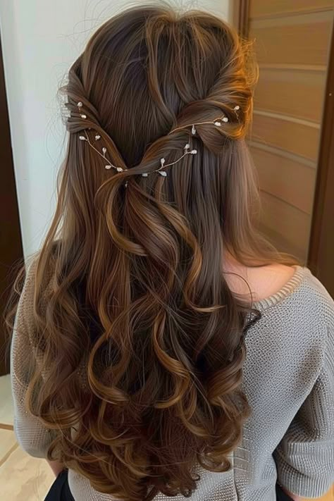 Hire Style For Wedding, Style For Hair Ideas, Haïr Style For Long Hair For Party, Wedding Hairstyles Long Brown Hair, Cute Hairstyles With Wavy Hair, Hair Styles For Prom Up, Hairstyles For Long Hair For Party, Hairstyles For Long Hair For Wedding, Hairstyle For Women Wedding