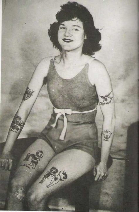 vintage tattooed women Vintage Tattoo Photos, Swimsuit Tattoo, Tattoo Museum, Tattooed People, Tattooed Lady, Woman With Tattoos, Amsterdam Tattoo, Tattooed Woman, Tattoo Old School