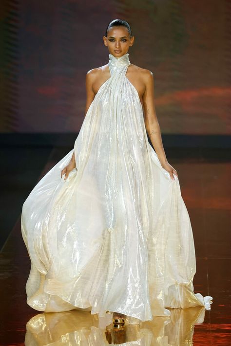 Stephane Rolland show, Runway, Couture, Spring Summer 2023, Paris Fashion Week, Runway Look 2025 Runway Fashion, 2023 Paris Fashion, Fashion Week Dresses, 2023 Couture, Paris Fashion Week Runway, Bridal Ideas, Stephane Rolland, Moda Paris, Spring Couture