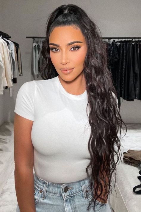 Kardashian Events, Kim Kardashian Business, Kardashian Lifestyle, Kim Kardashian Workout, Kim Kardashian Diet, Aesthetic Rich Lifestyle, Half Up Ponytail, Kardashian Workout, Kardashian Diet