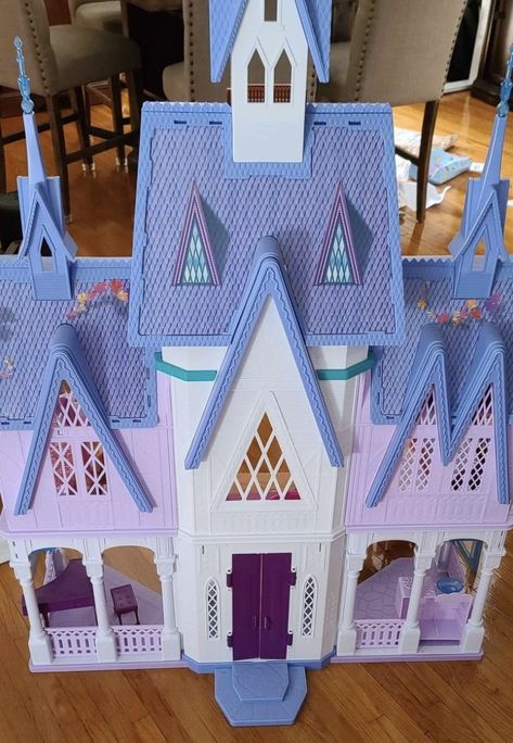 Frozen Dollhouse, Barbie Castle, Disney Princess Frozen, Disney Frozen 2, Kids Gear, Christmas Dolls, Disney Frozen, Doll House, Frozen