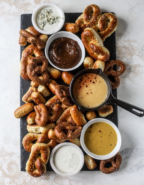 Pretzel Bar, Appetizer Healthy, Beer Tasting Parties, Pretzel Bars, Pumpkin Beer, Charcuterie Inspiration, Charcuterie Board Ideas, Food Boards, Charcuterie And Cheese Board