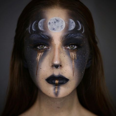 Goddess Makeup Halloween, Moon Goddess Makeup, Pagan Makeup, Halloween Makeup Witch, Goddess Look, Goddess Makeup, Creepy Halloween Makeup, Halloween Makeup Inspiration, Cool Makeup Looks