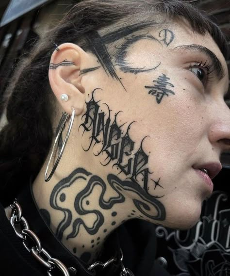 Jaw Tattoo Face, Cholo Tattoo, Black Flash Tattoos, Rib Tattoos For Guys, Horrible Tattoos, Full Hand Tattoo, Master Tattoo, Tattoo Magazine, Mushroom Tattoos