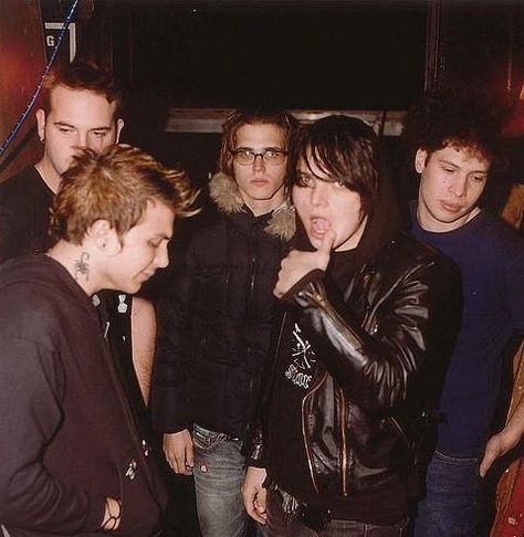 Back Stage: Electric Factory in Philadelphia, Pennsylvania, on 7 February 2003. Matt Pelissier, Frank Iero, Mikey Way, Gerard Way, Ray Toro. Gerard And Frank, Ray Toro, I Love Mcr, Palaye Royale, Mikey Way, Frank Iero, Gerard Way, Emo Bands, My Chemical