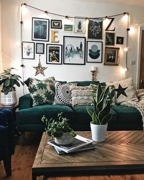 How To Put Up a Creative Gallery Wall For Your Home - Melanie Jade Design Green Couches, Green Sofa Living, Green Sofa Living Room, Jade Design, Hiasan Bilik Tidur, New Sofa, Boho Styl, Green Sofa, Living Room Green