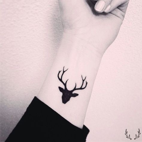 Simple Deer Tattoo, Tattoo Deer, Antler Tattoos, Deer Head Tattoo, Deer Tattoo Designs, Hirsch Silhouette, Stag Tattoo, New Tattoo Designs, Deer Tattoo