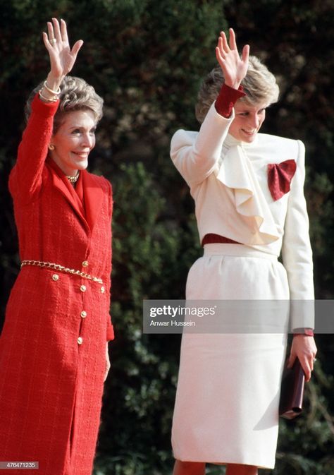 Nancy Reagan, Princess Diana Fashion, Princess Diana Photos, Princess Diana Family, Princess Diana Pictures, Princes Diana, Diana Fashion, Margaret Thatcher, Diana Princess