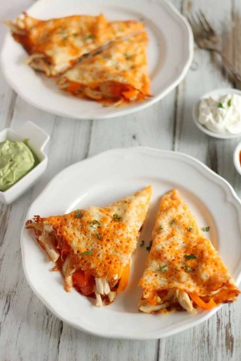 Keto Chicken Quesadilla, Keto Quesadilla, Dessert Quesadilla, Quesadilla Recipes Easy, Keto Holiday Recipes, Gluten Free Chicken Recipes, Chicken Quesadilla Recipe, Recipe Using Chicken, Quesadilla Recipe