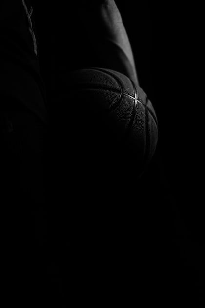 Mobile Screensaver, Hd Dark Wallpapers, Iphone11 Pro, Football Images, Basketball Wallpaper, Basketball Ball, Free Iphone Wallpaper, Sports Images, Nike Wallpaper