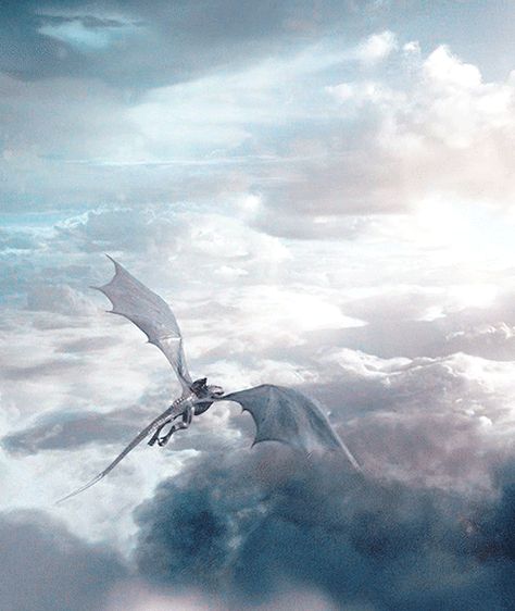 Dragon Flying Gif, House Of The Dragon Dragons, Dragons Flying, Daena Targaryen, Old Dragon, Wings Wallpaper, Dragon House, Game Of Thrones Dragons, Got Dragons