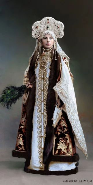 Dazzling Color Photos of the Legendary Romanov Costume Ball of 1903 Fancy Dress Ball, Alexandra Feodorovna, Winter Palace, Romanov Dynasty, Tsar Nicholas Ii, Costume Ball, Masquerade Costumes, Imperial Russia, Russian Fashion