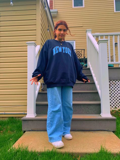 Jeans Outfit Baggy, Baggy Light Blue Jeans, Dark Blue Baggy Jeans, Baggy Jeans Outfit 90s, Crew Neck Outfit, Baggy Pants Outfit, Blue Baggy Jeans, Baggy Jeans Outfit, Navy Crewneck