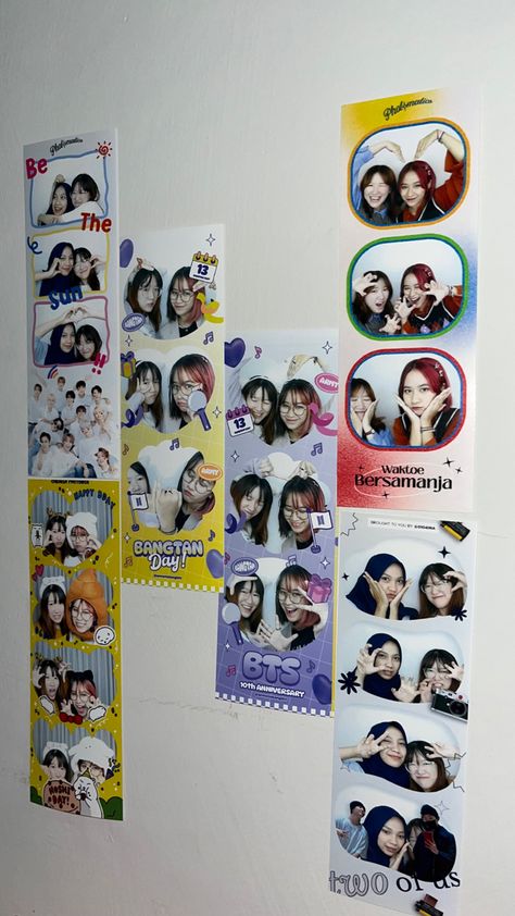 Korean Photobooth Pose Ideas with Friends in 2023 | Lucu, Idol, Kpop Photobooth Strip Design, Korean Photobooth Ideas, Photobooth Frame Ideas, Photobooth Design Ideas, Kpop Photobooth, Photobooth Pose Ideas, Photobooth Ideas Friends, Photostrip Design, Korean Photobooth