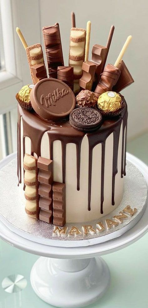 Chocolate Birthday Cake Decoration, Tårta Design, Cake Design Ideas, Candy Birthday Cakes, Chocolate Cake Designs, Simple Cake Designs, Chocolate Cake Decoration, Birthday Cake Chocolate, Creative Birthday Cakes