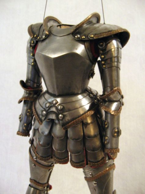 JOAN early development Suit Of Armor Reference, Medieval Woman Armor, Historical Armor Medieval, Joan Of Arc Armor, Armour Women Lady Knight, Costume Armour Medieval Collectibles, Saint Joan Of Arc, Armor Drawing, Female Armor