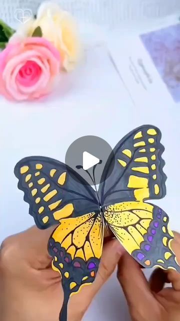 Diy Crafts Butterfly, Crafts Butterfly, Fun Diy Ideas, Artsy Crafts, Flying Butterfly, Story Post, Paper Butterflies, Ideas Handmade, Paper Butterfly