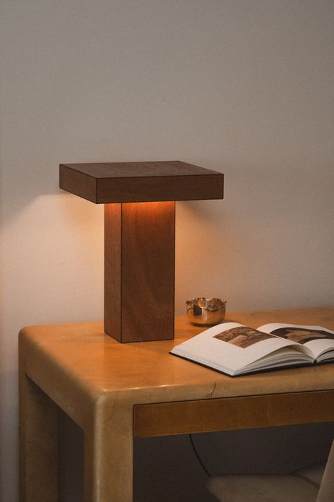 HENRII – HUMANHOME Veneer Lamp, Lamp Wiring, Wooden Light Fixtures, Architectural Lighting Fixtures, Wooden Lamps Design, Wood Lamp Design, Creative Lamps, Thick Base, Wooden Table Lamps