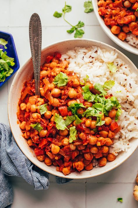 Red Pepper Curry, Clean Soups, Chicken Vindaloo, Vegan Chickpea Curry, Smoothie Bowl Healthy, Vegan Chickpea, Jeera Rice, Healthy Indian Recipes, Vindaloo