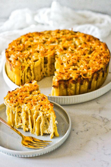 VEGAN BUNNY CHEF: Vegan French Onion Honeycomb Pasta Vegan Bunny Chef, Honeycomb Pasta, Vegan French Recipes, Vegan Casseroles, Vegan Shredded Cheese, Pasta Cake, Vegan Pasta Dish, Vegan Casserole, Vegan French