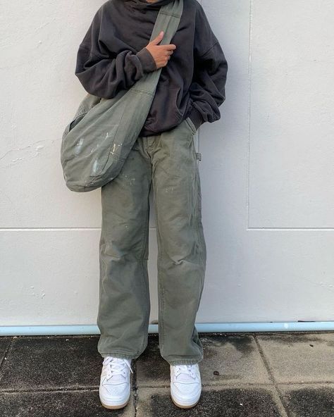 Carhartt Hoodie Outfit, Carhartt Street Style, Carhartt Pants Outfit, Carpenter Pants Outfit, Mens Streetwear Outfits, Calm Fits, Hoodie Outfit Men, Carhartt Work Pants, Inspo Fits