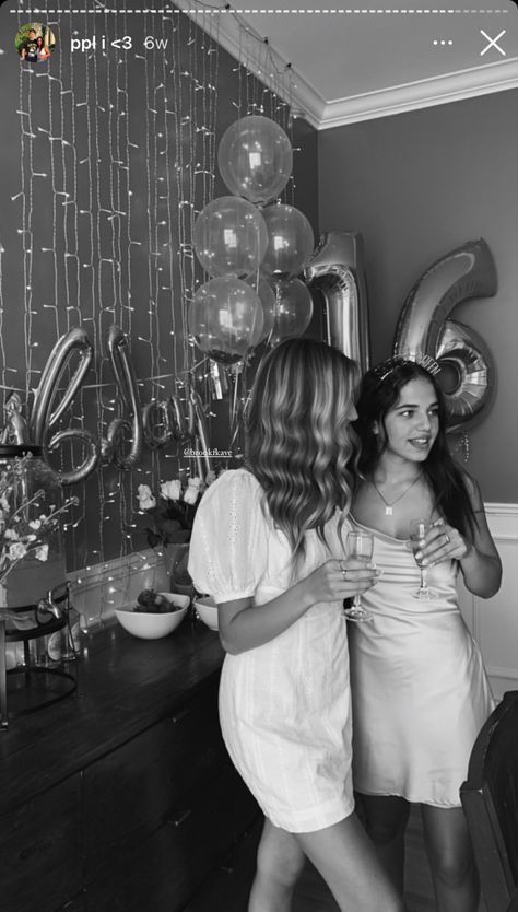 Champagne Birthday, Valentines Surprise, 20th Birthday Party, Birthday Goals, Cute Birthday Pictures, Bday Party Theme, Birthday Inspo, Birthday Party Theme Decorations, Teen Birthday