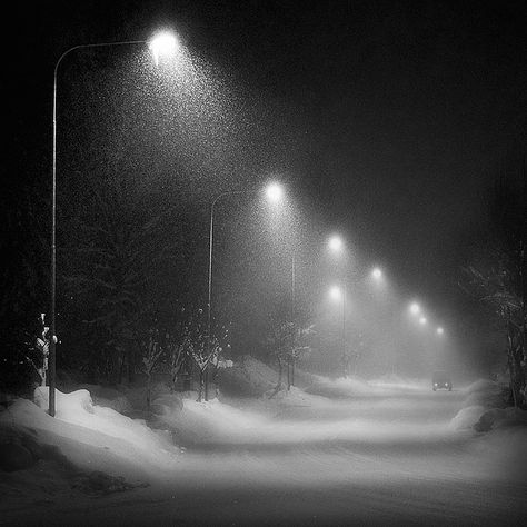 Looks like Michigan weather.... It's just around the corner, can't wait!!! Snow Night, Snowy Night, Broken Dreams, Snow Falling, Snow Pictures, Snow Photography, Street Lights, Winter Photos, Winter Magic