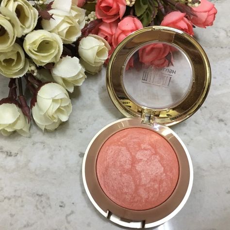 Milani Baked Blush Luminoso, Makeup Minimal, Milani Baked Blush, Lily Collins Style, Baked Blush, Makeup Drawer, Men Faces, Makeup Board, Blush On