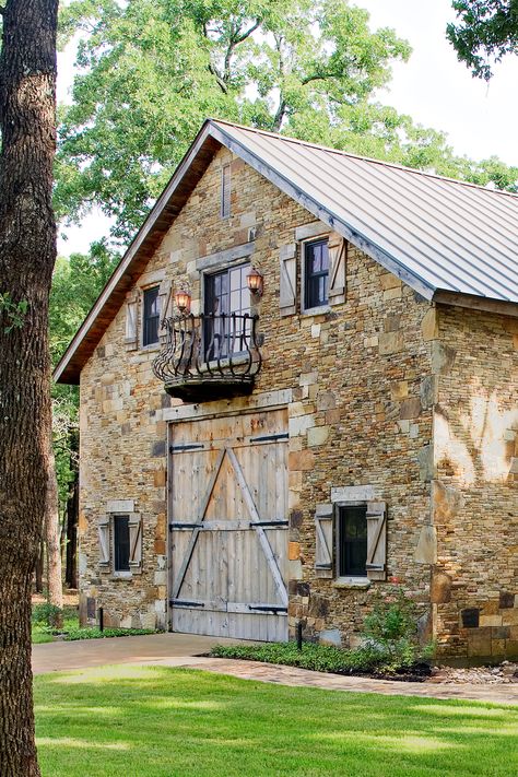 Old stone barn made into a house. Kipp Barn | Heritage Restorations. I have always dreamed of converting a barn! Architecture Degree, Stone Building, Barn Living, Country Barns, Converted Barn, Stone Barns, Dream Barn, Farm Barn, Barn Conversion