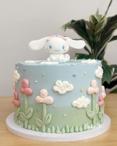 Cinnamoroll Birthday Party Decor Ideas, Cinnamoroll Party Ideas, Sanrio Cake Ideas, Cinnamon Roll Cake Sanrio, Cinnamonroll Sanrio Cake, Cinnamoroll Cake Birthday, Cinnamon Roll Birthday Party, Cinamoroll Recipe, Winter Birthday Cake Ideas