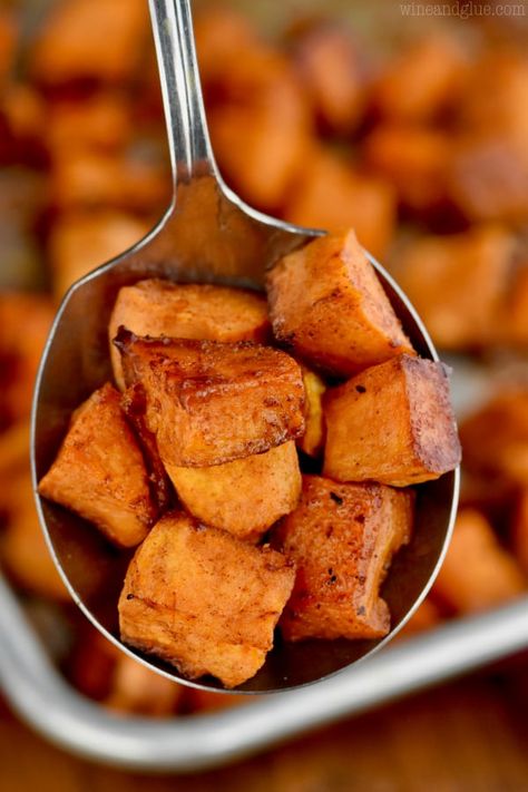 These Brown Sugar Roasted Sweet Potatoes are roasted with brown sugar, cinnamon, butter, and a little cayenne for a kick.  They are the perfect side dish recipe.  Easy to throw together and delicious! Roasted Smashed Potatoes, Roasted Sweet Potato Cubes, Crock Pot Sweet Potatoes, Sweet Potato Recipes Roasted, Oven Roasted Sweet Potatoes, Healthy Pumpkin Bread, Roasted Sweet Potato, Roast Beef Recipes, Wine Coolers